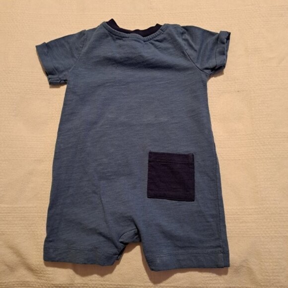 Gymboree boys size 3-6 months shark romper 2018 - Picture 4 of 4